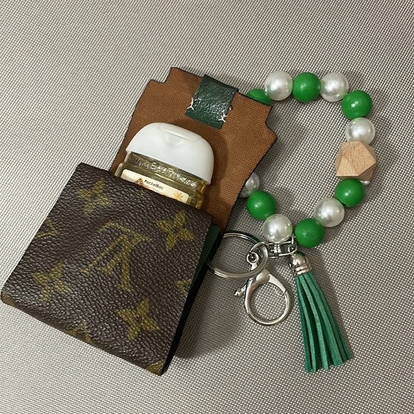 Saving the Planet, One Bag at a Time 🥰 - Picture 6 of 7